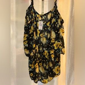 Torrid off the shoulder top, size 5x